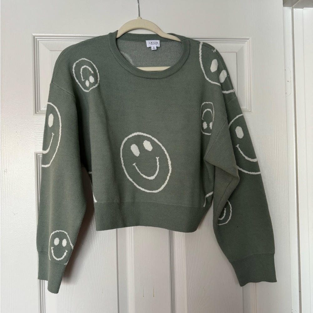 Vici smiley sweater size small in green